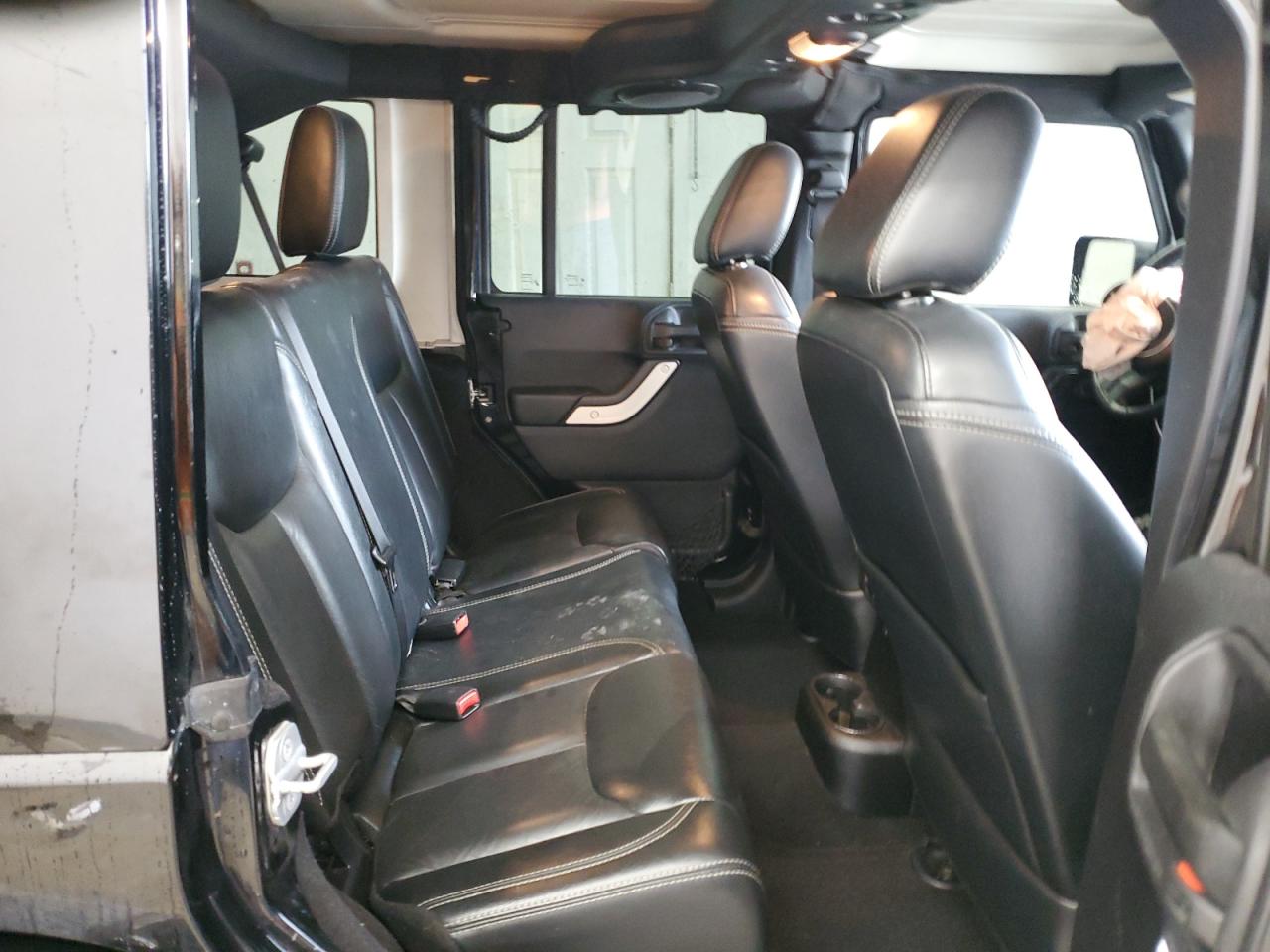 2014 Jeep Wrangler - Image 11