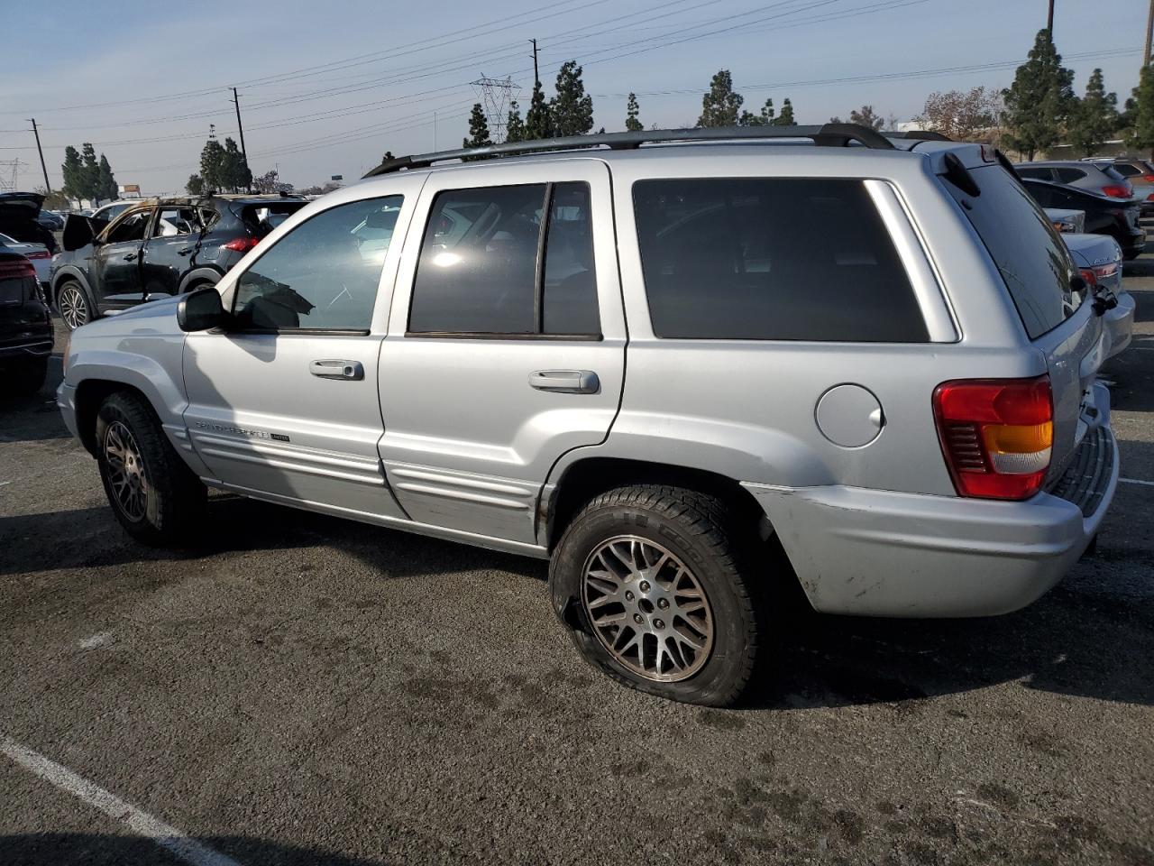 2004 Jeep Grand Cherokee - Image 2