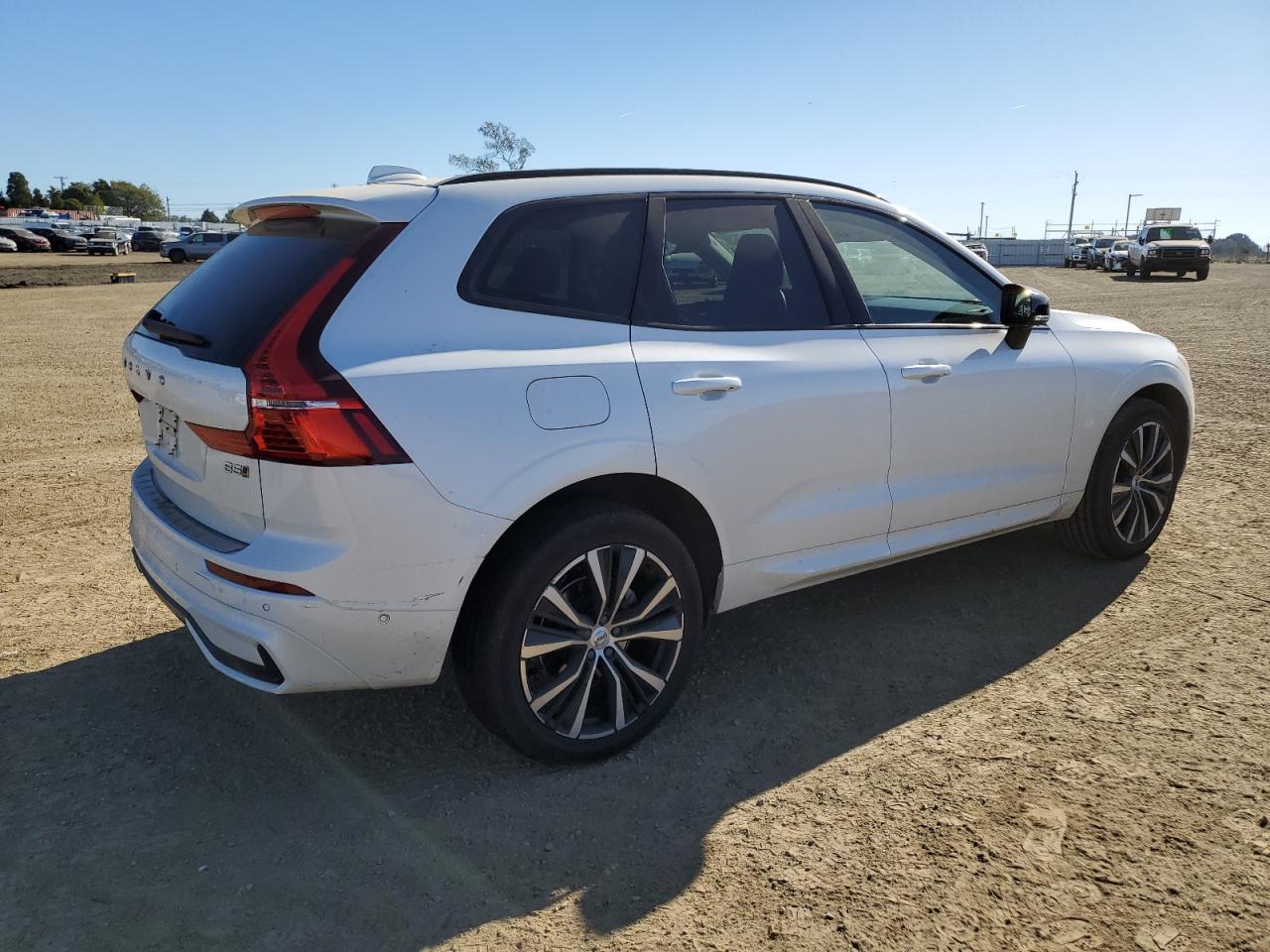 2023 Volvo XC60 - Image 3