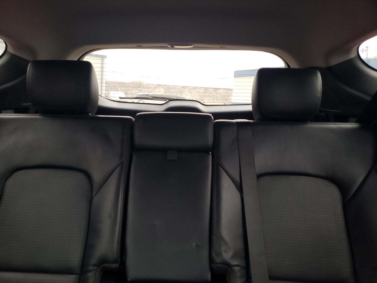 2013 Hyundai Santa Fe - Image 10
