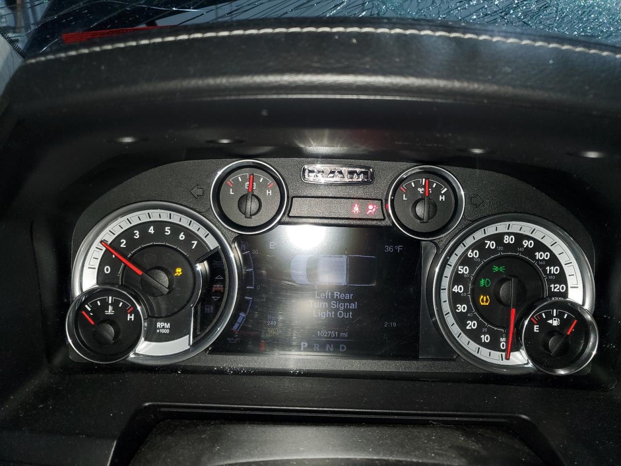 2016 RAM 1500 - Image 9