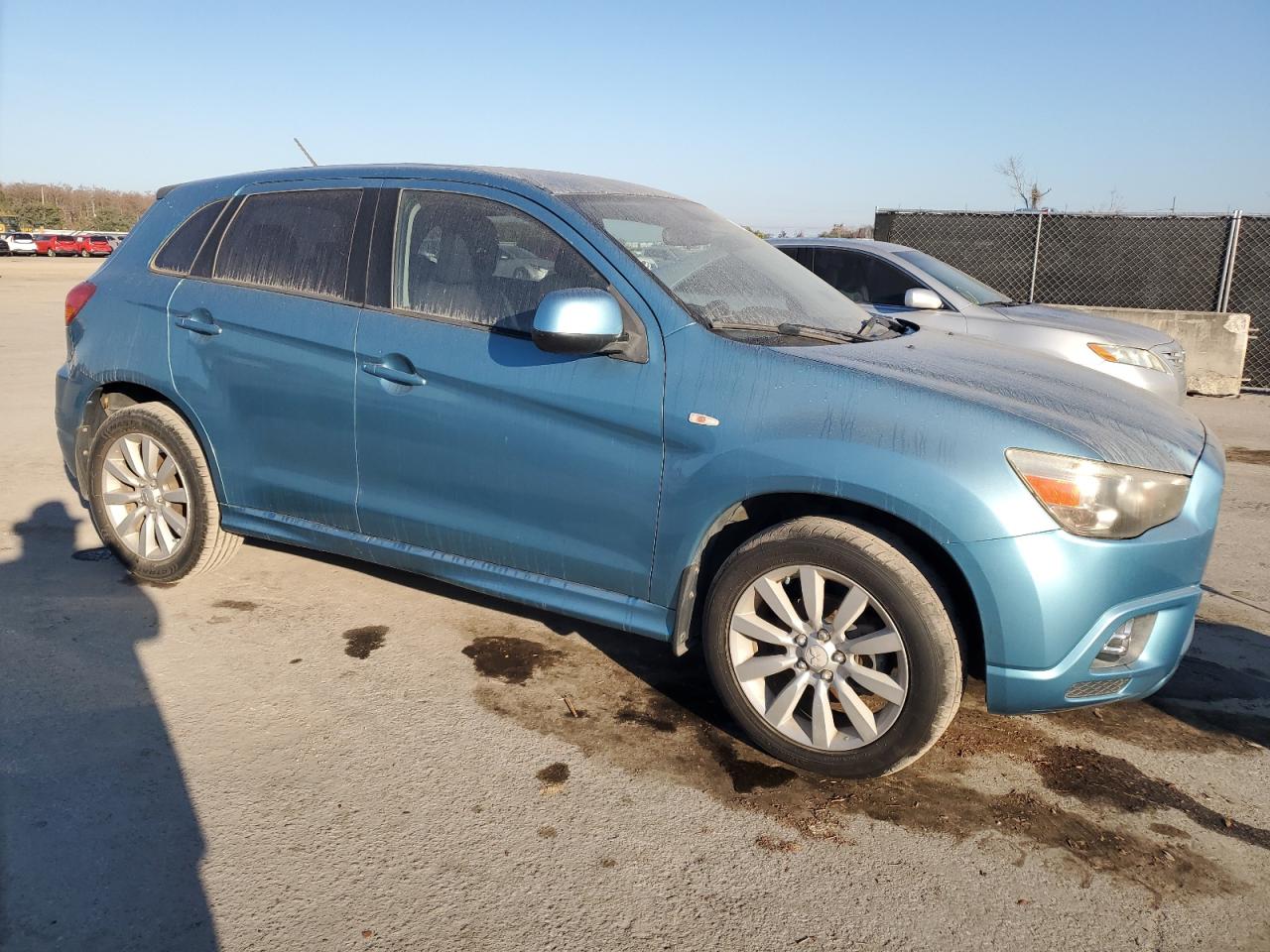 2011 Mitsubishi Outlander - Image 4