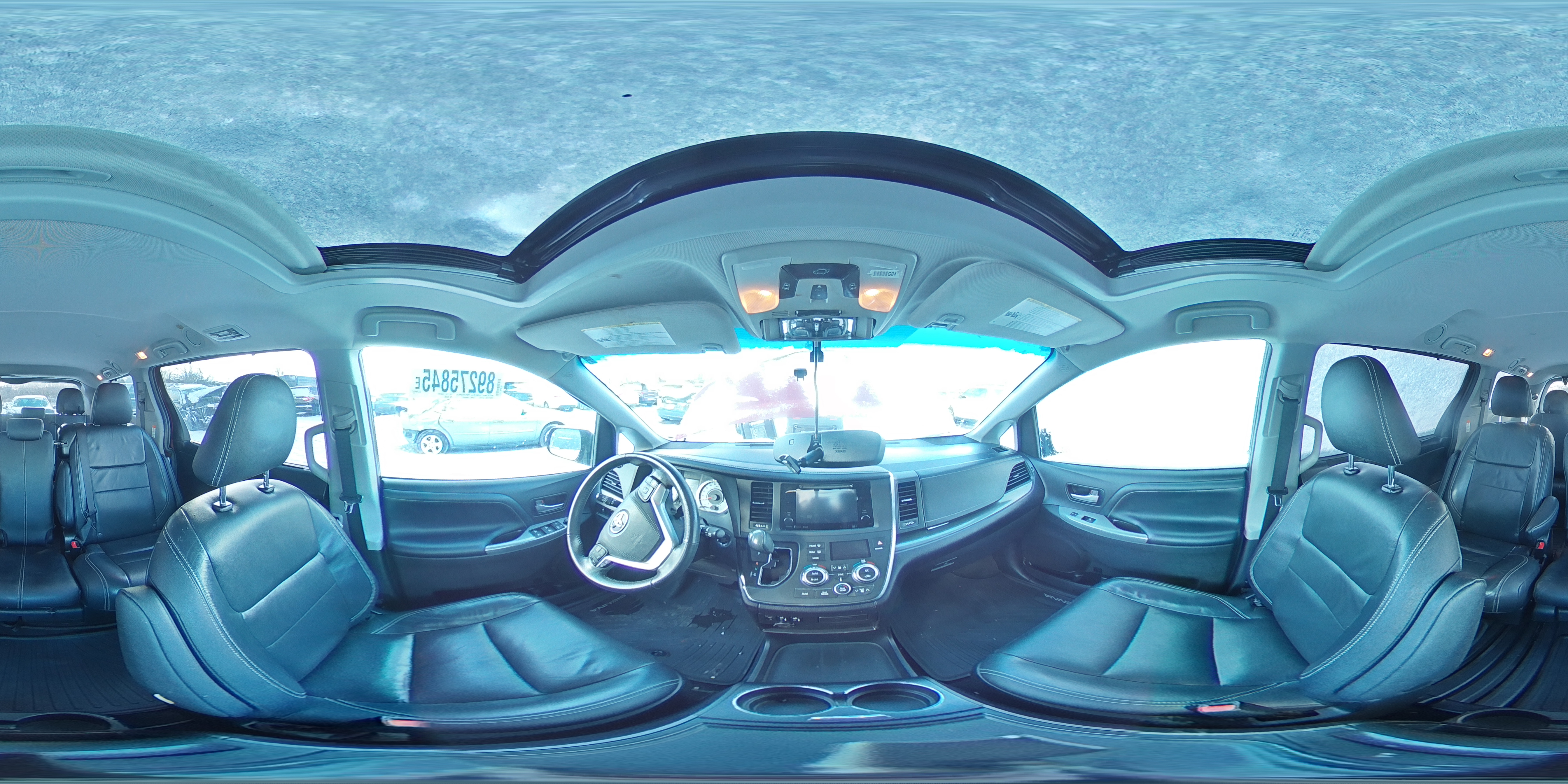 2017 Toyota Sienna - Image 14
