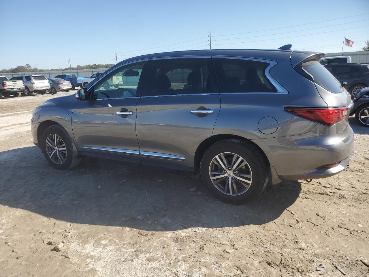2020 Infiniti QX60 - Image 2