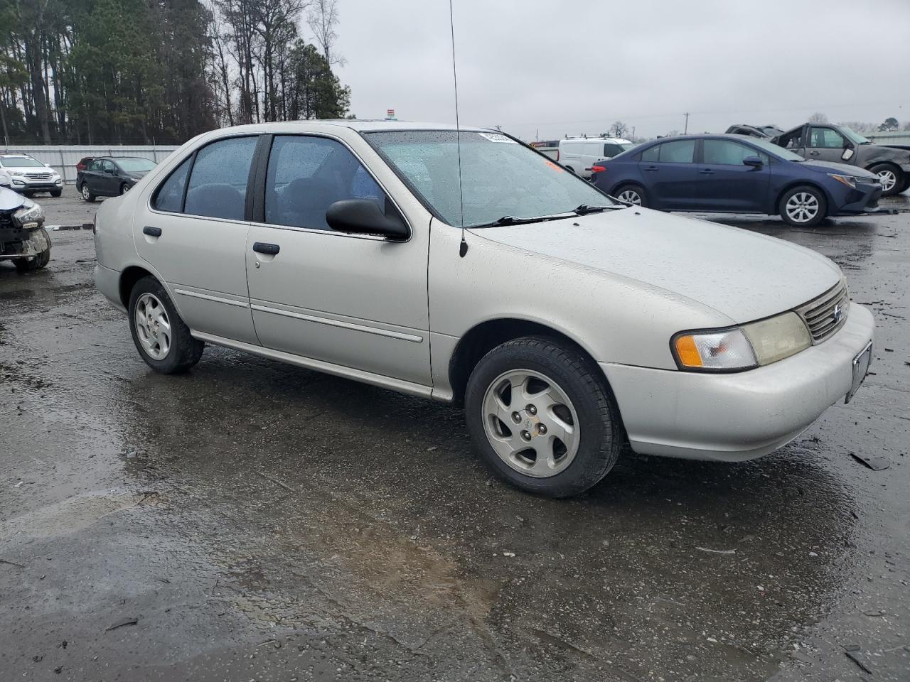 1996 Nissan Sentra - Image 4