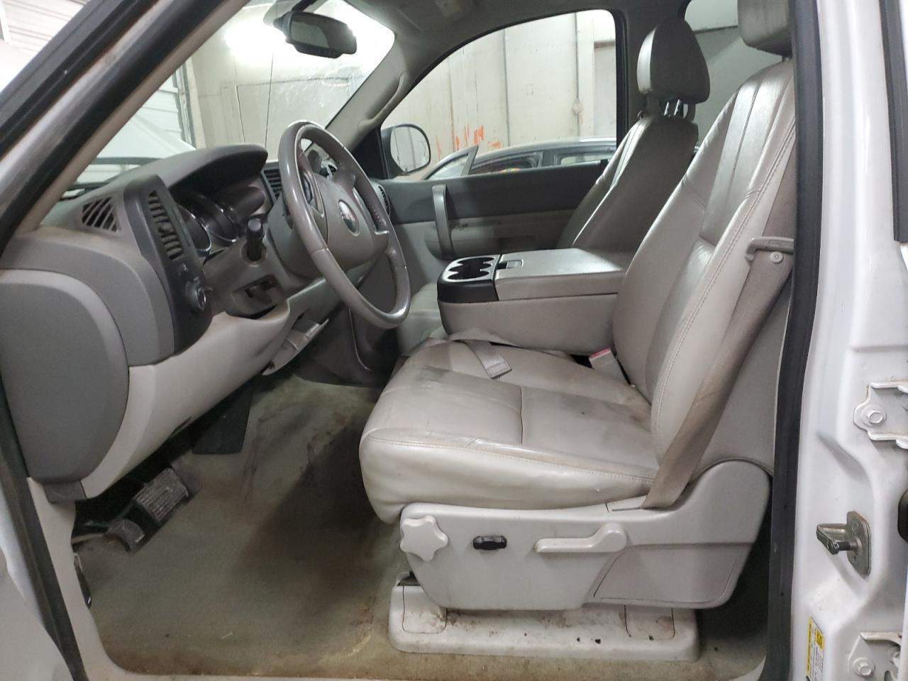2009 GMC Sierra - Image 7