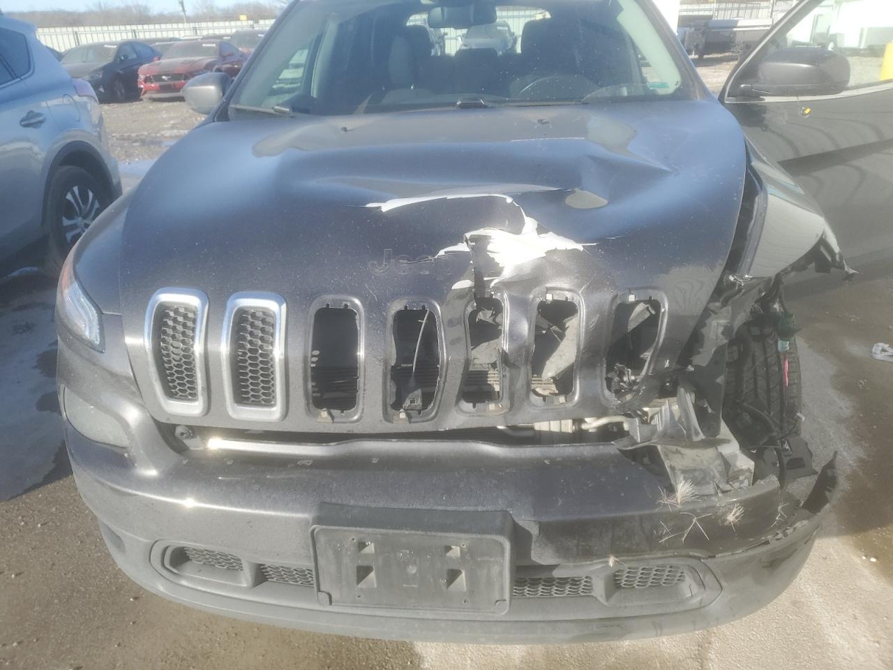 2017 Jeep Grand Cherokee - Image 13