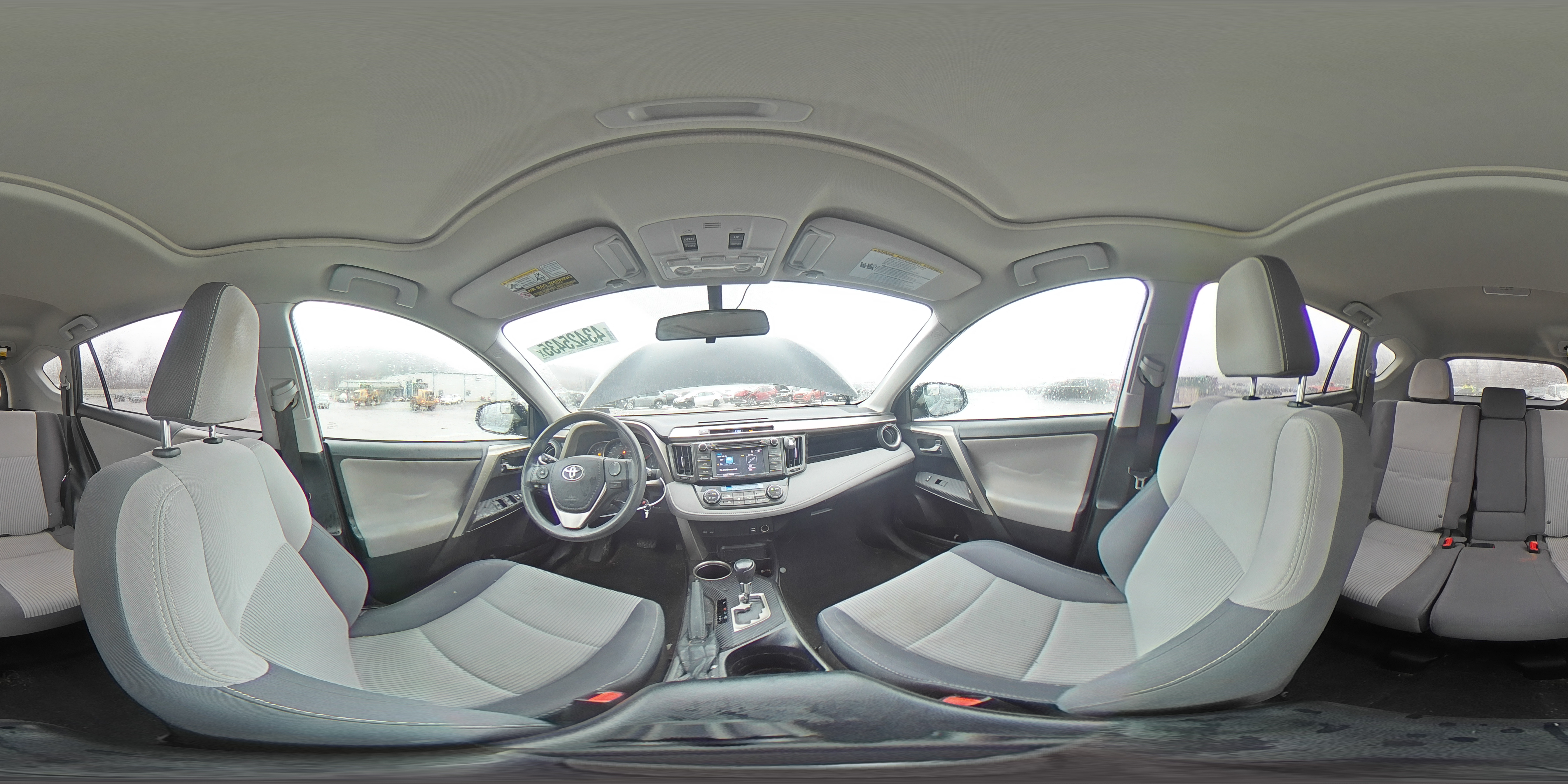 2015 Toyota RAV 4 - Image 13
