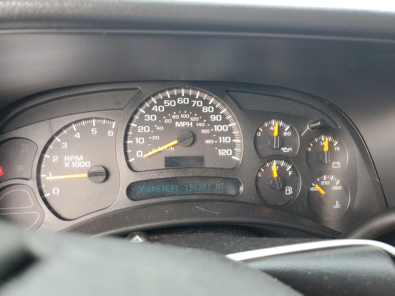 2004 Chevrolet Silverado - Image 8