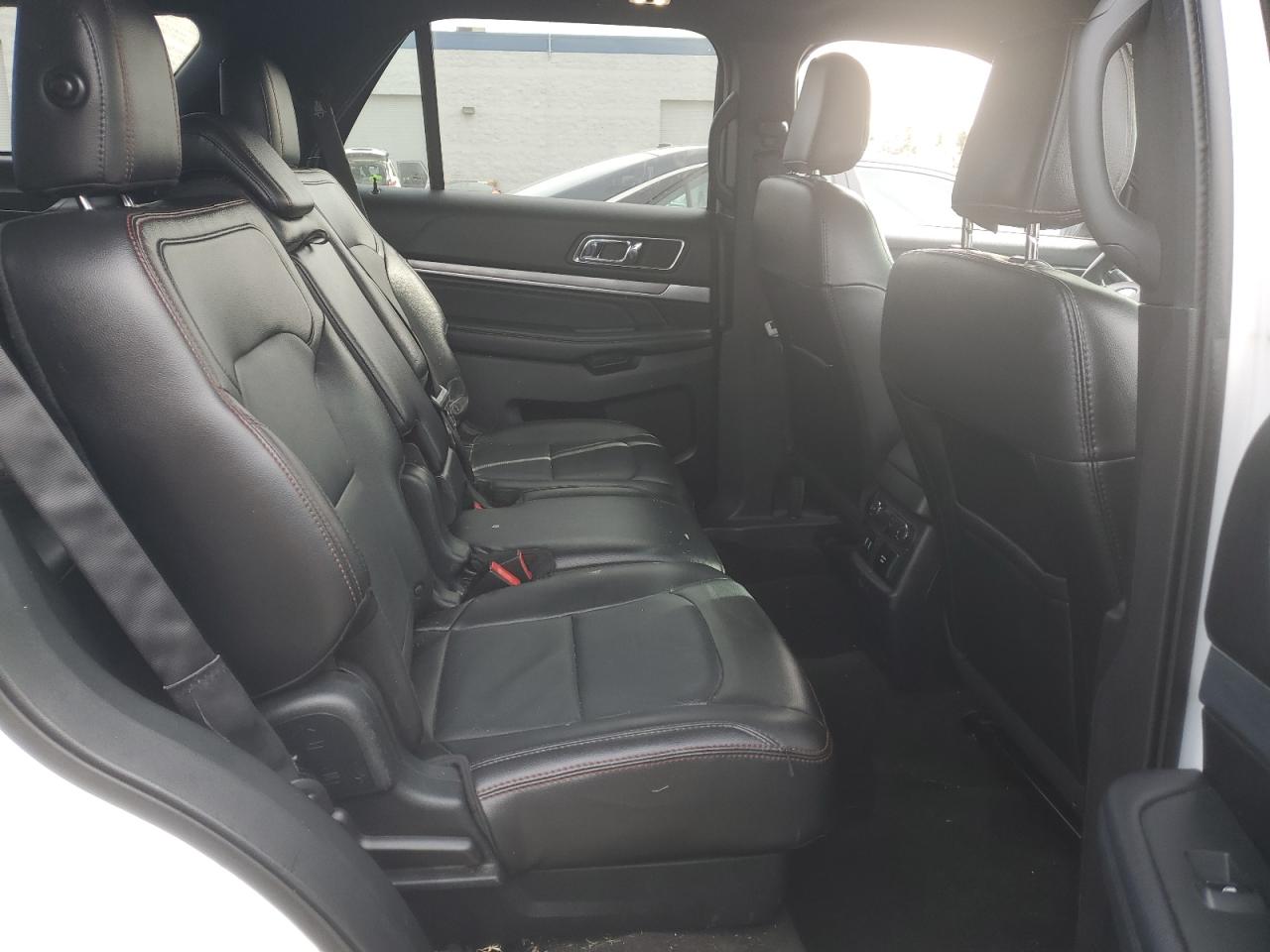 2018 Ford Explorer - Image 11