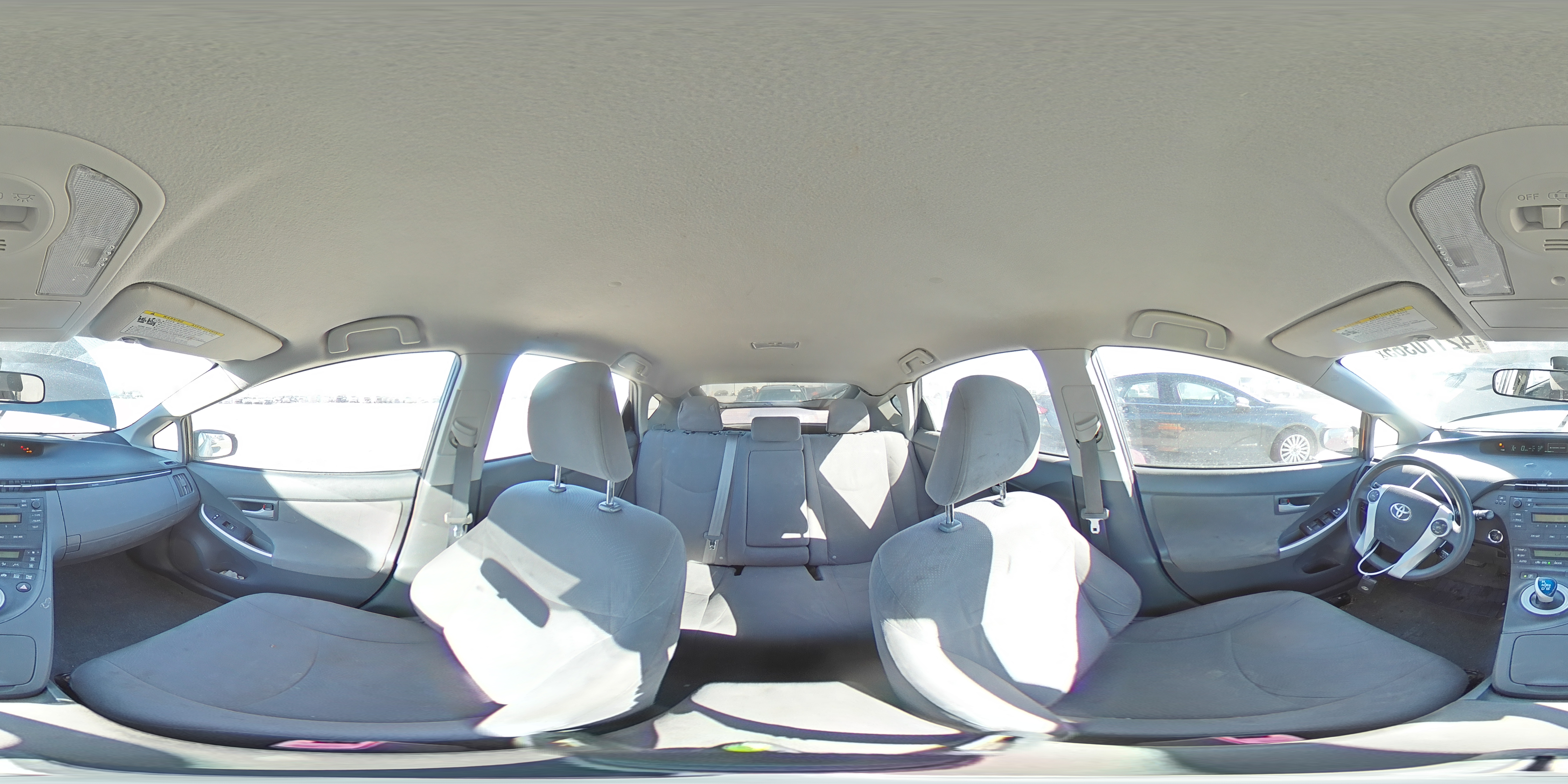 2010 Toyota Prius - Image 14