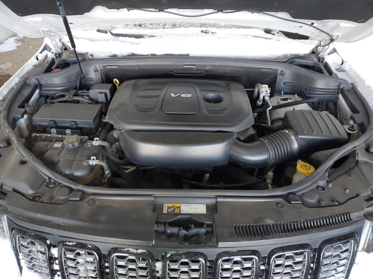 2017 Jeep Grand Cherokee - Image 12