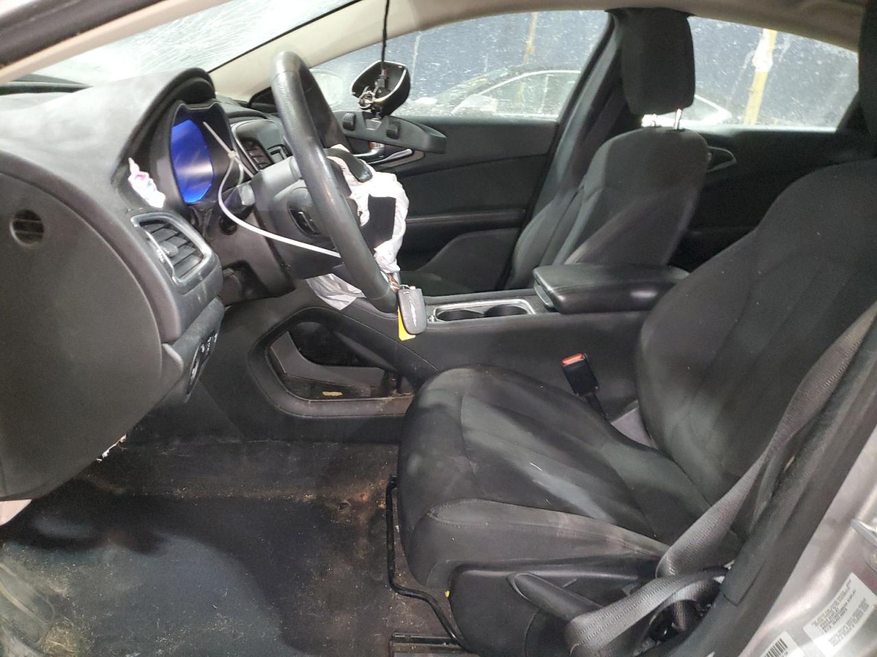 2015 Chrysler 200 - Image 7