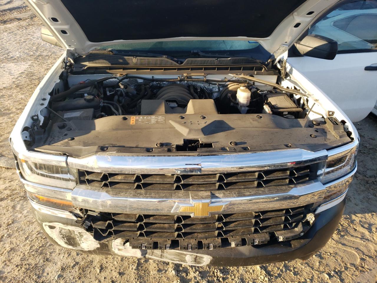 2018 Chevrolet Silverado - Image 11