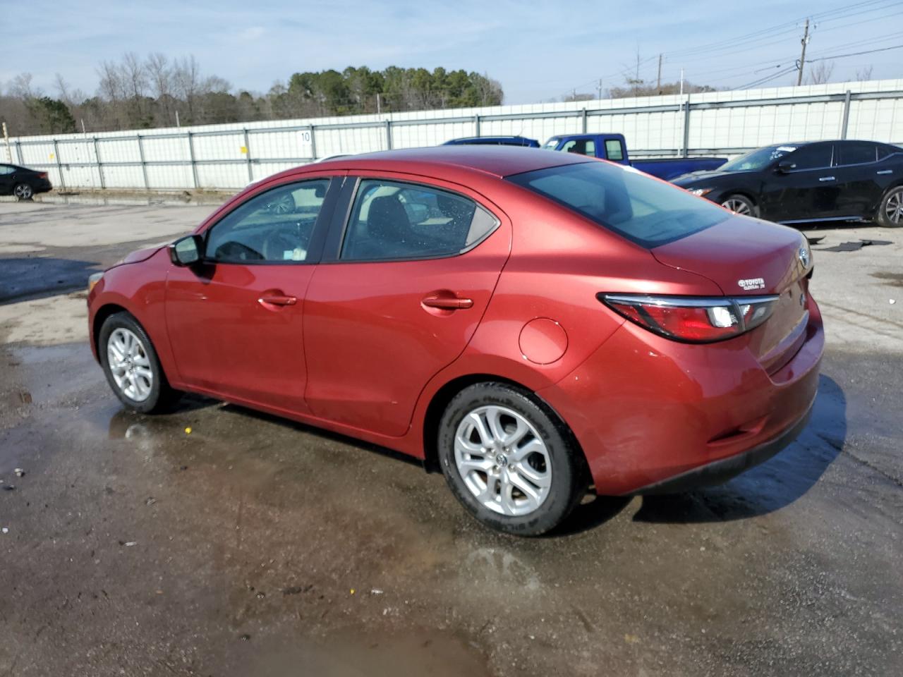 2018 Toyota Yaris - Image 2