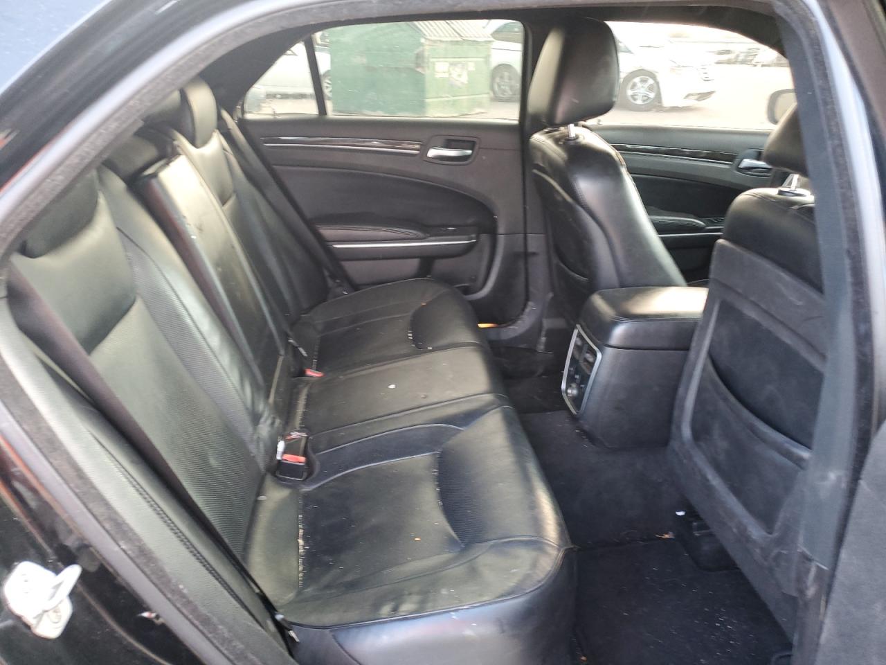 2013 Chrysler 300 - Image 11