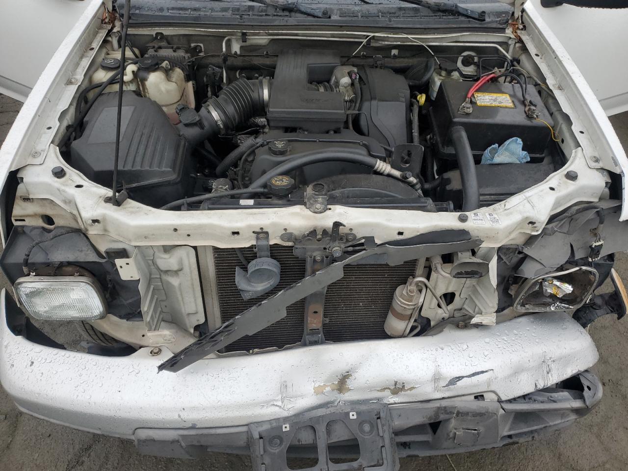 2004 Chevrolet Colorado - Image 11
