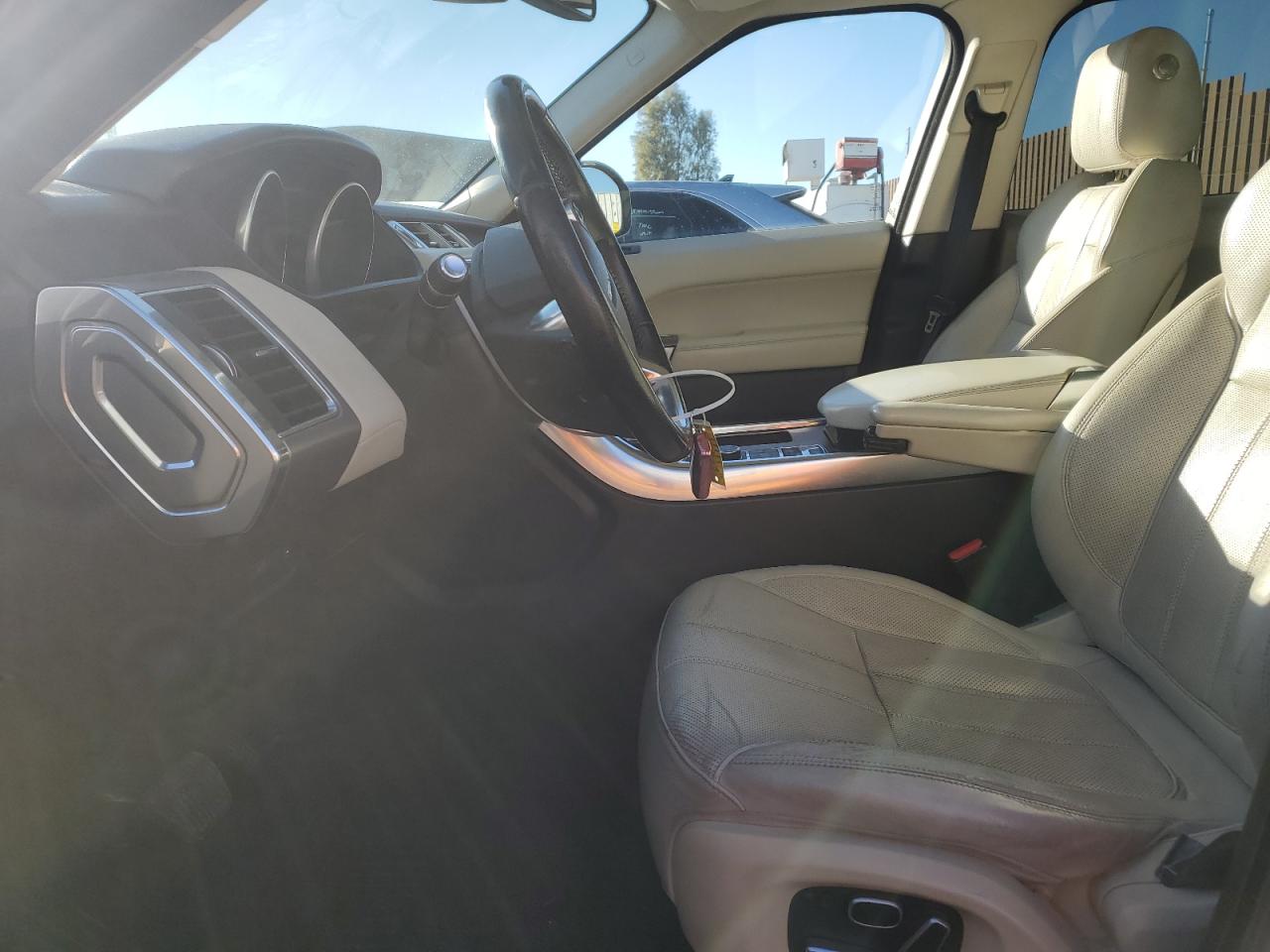 2014 Land Rover Range Rover - Image 7