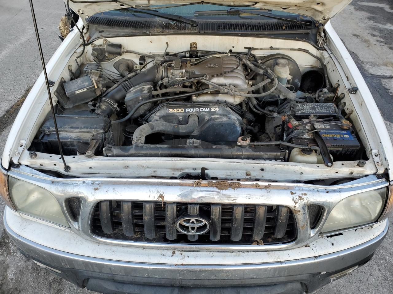 2004 Toyota Tacoma - Image 11