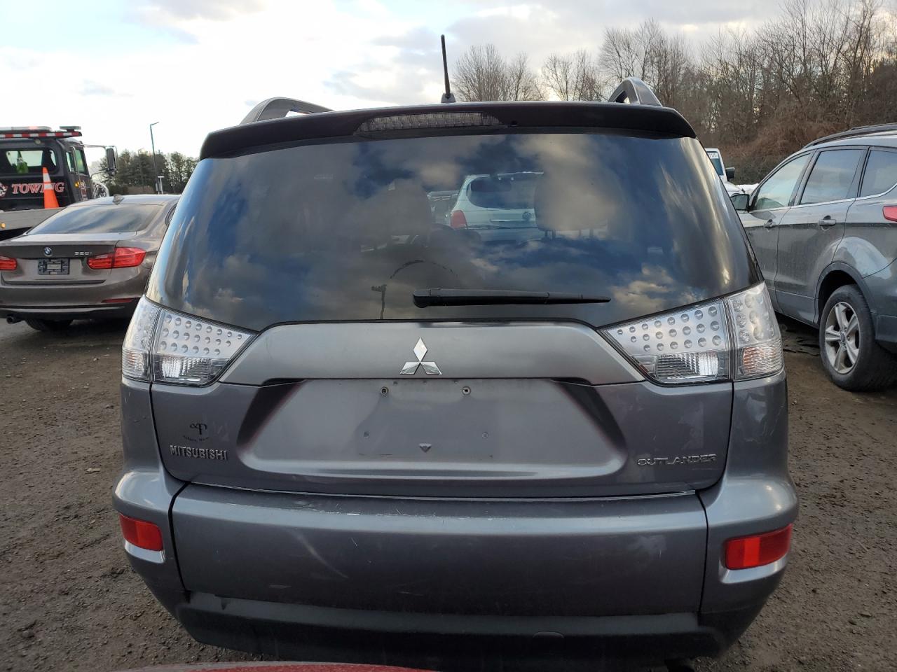 2010 Mitsubishi Outlander - Image 6