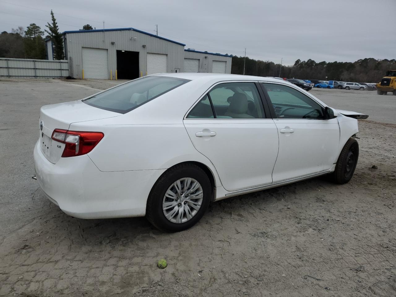 2014 Toyota Camry - Image 3