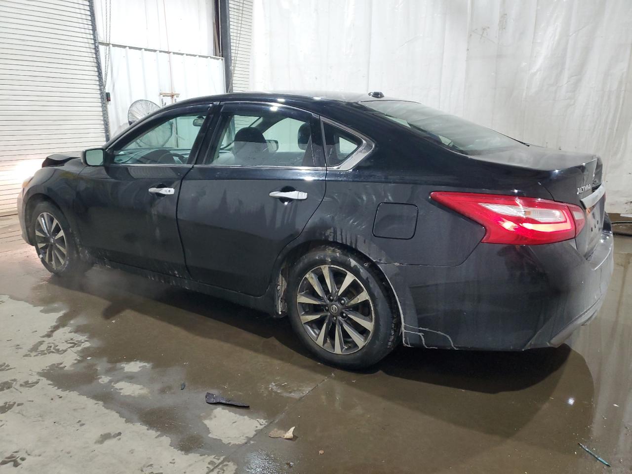 2017 Nissan Altima - Image 2