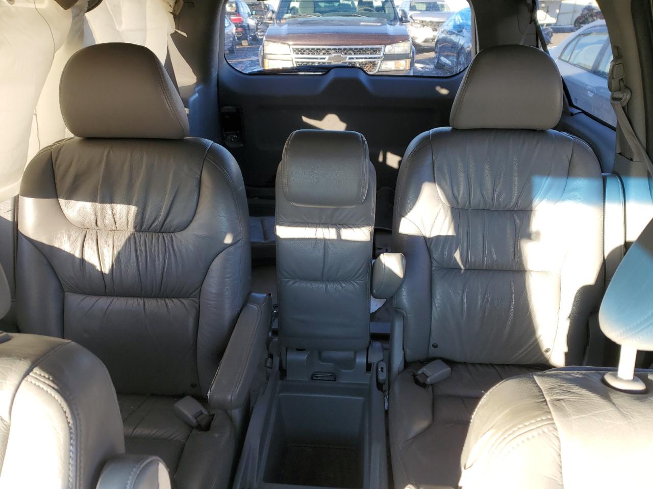 2008 Honda Odyssey - Image 11