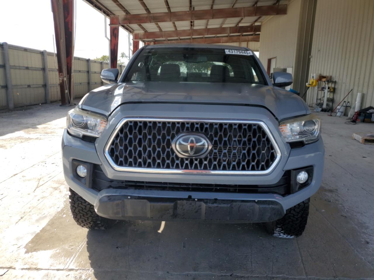 2019 Toyota Tacoma - Image 5