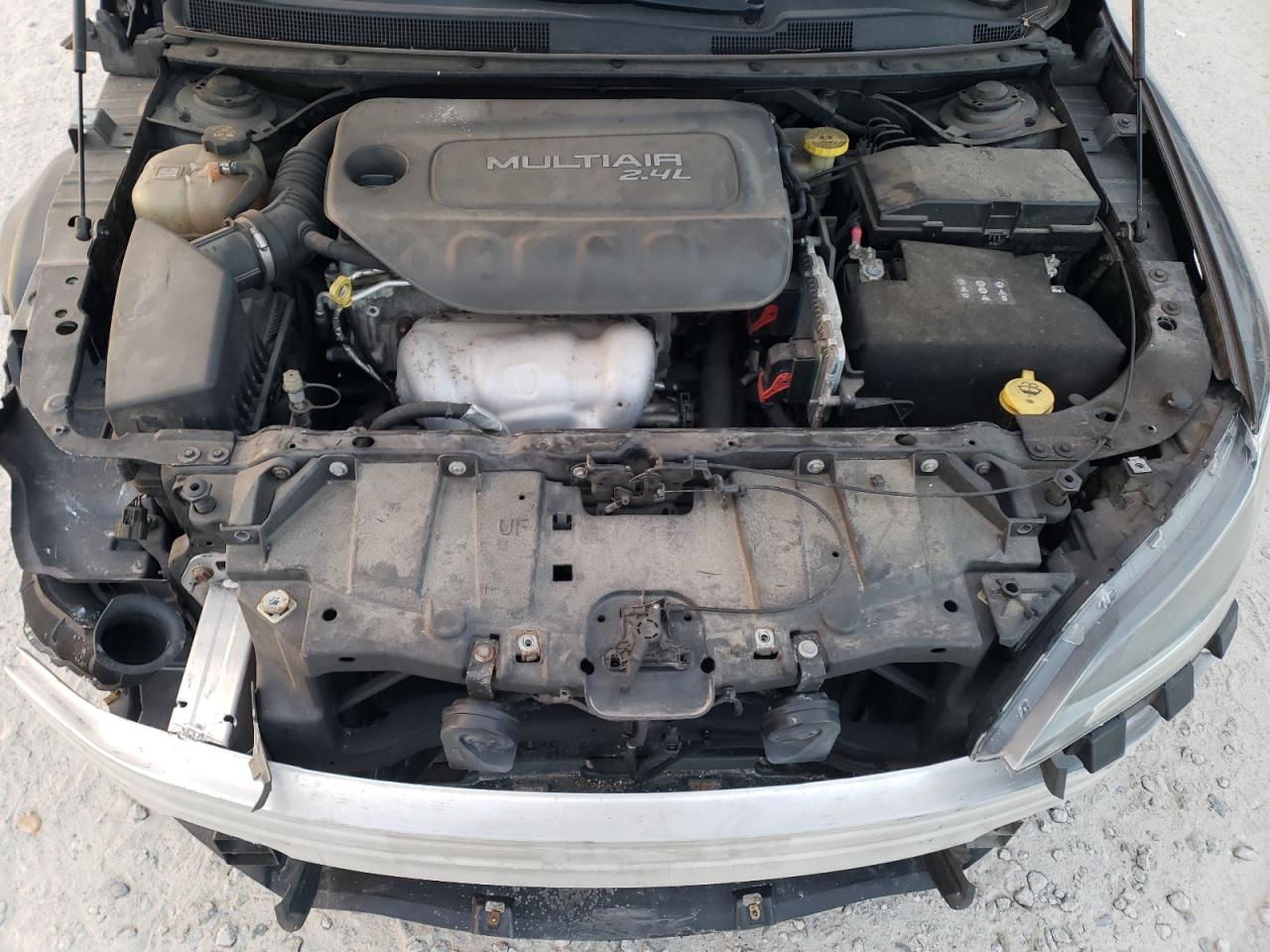 2015 Chrysler 200 - Image 11