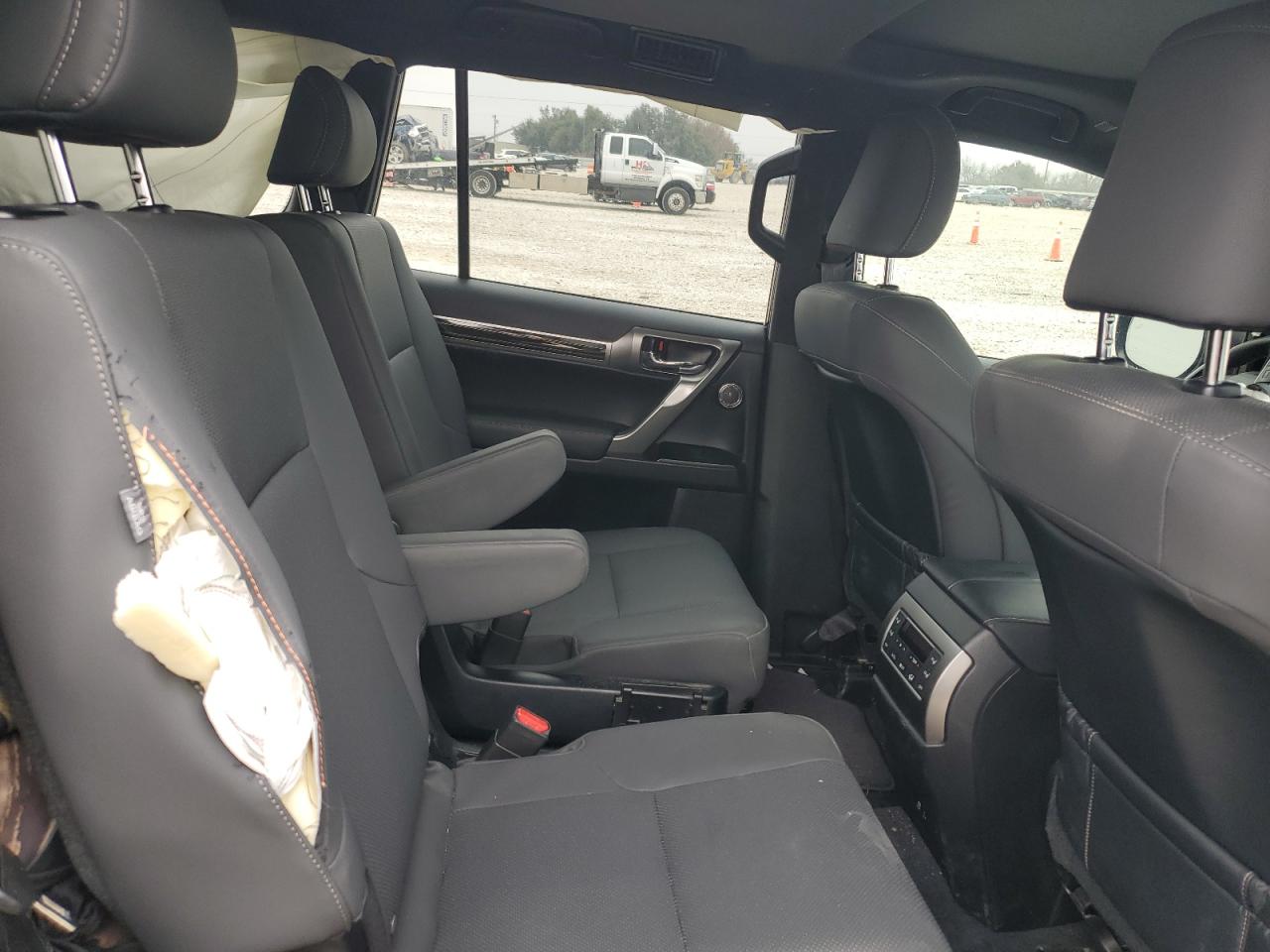 2023 Lexus GX - Image 11
