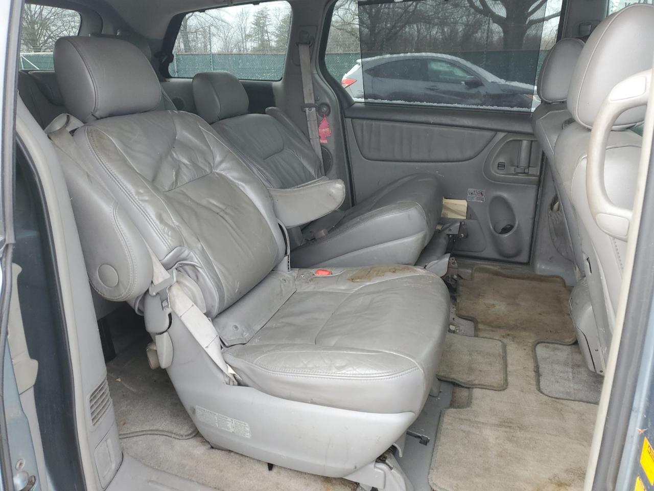 2007 Toyota Sienna - Image 11