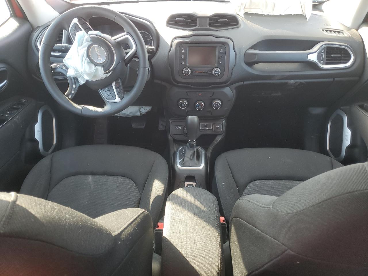 2018 Jeep Renegade - Image 8