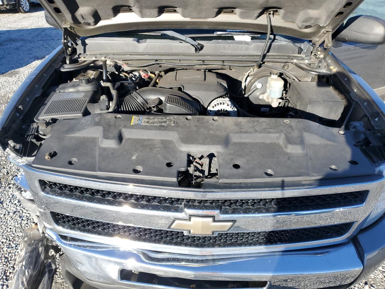 2009 Chevrolet Silverado - Image 11