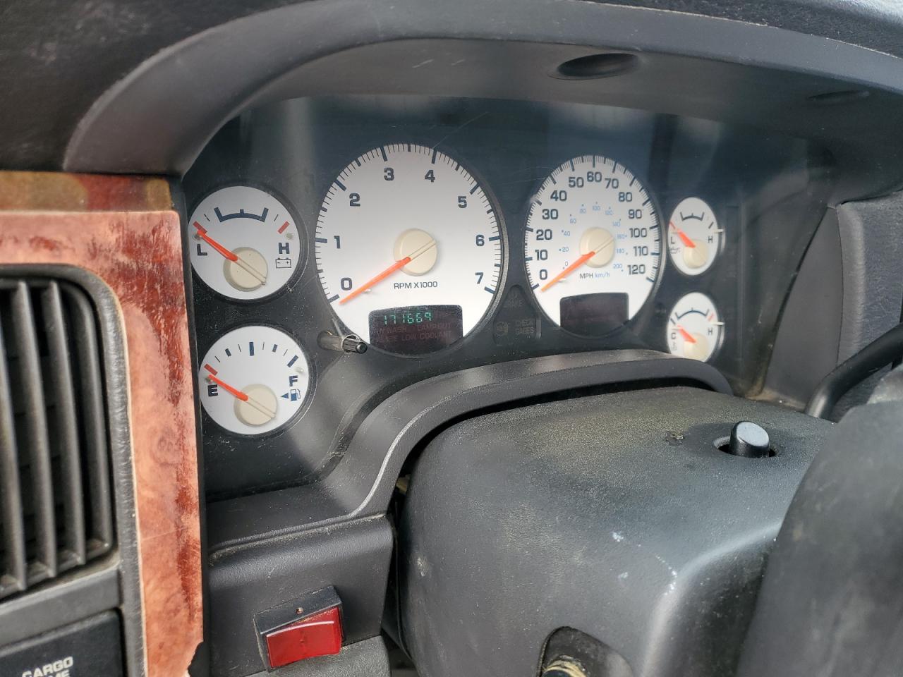 2002 Dodge RAM - Image 9