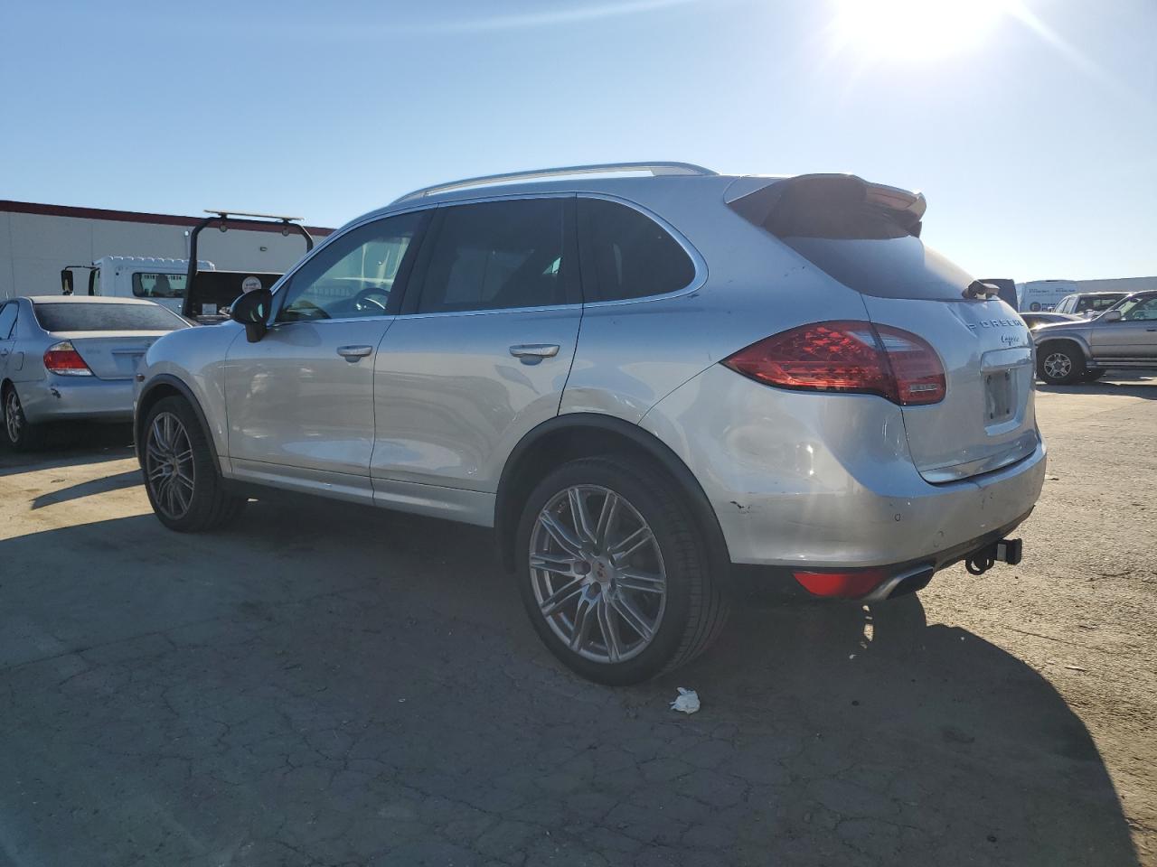 VIN WP1AA2A23DLA19304 2013 PORSCHE CAYENNE no.2