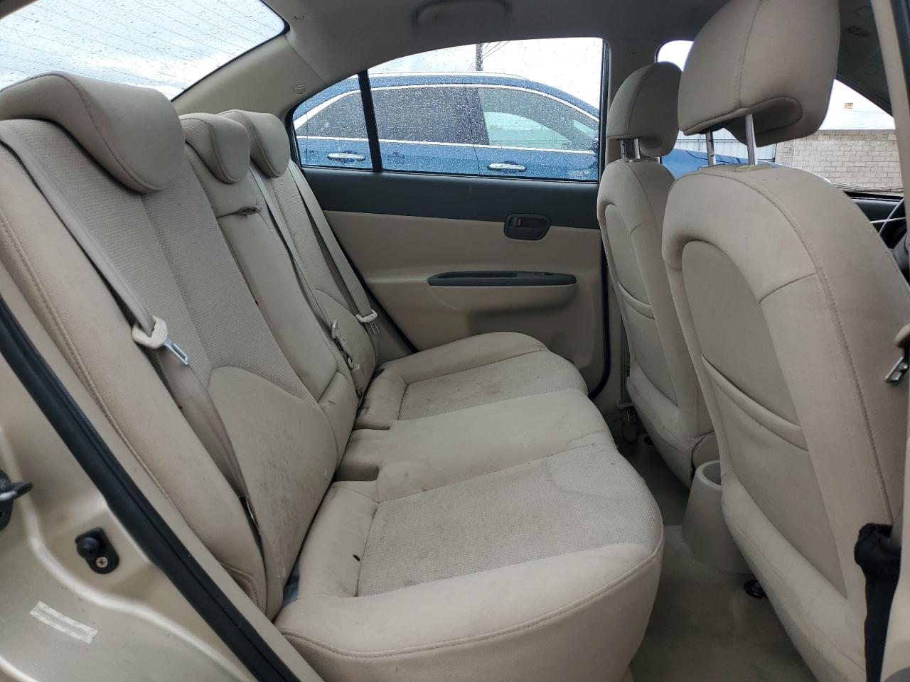 2007 Hyundai Accent - Image 10