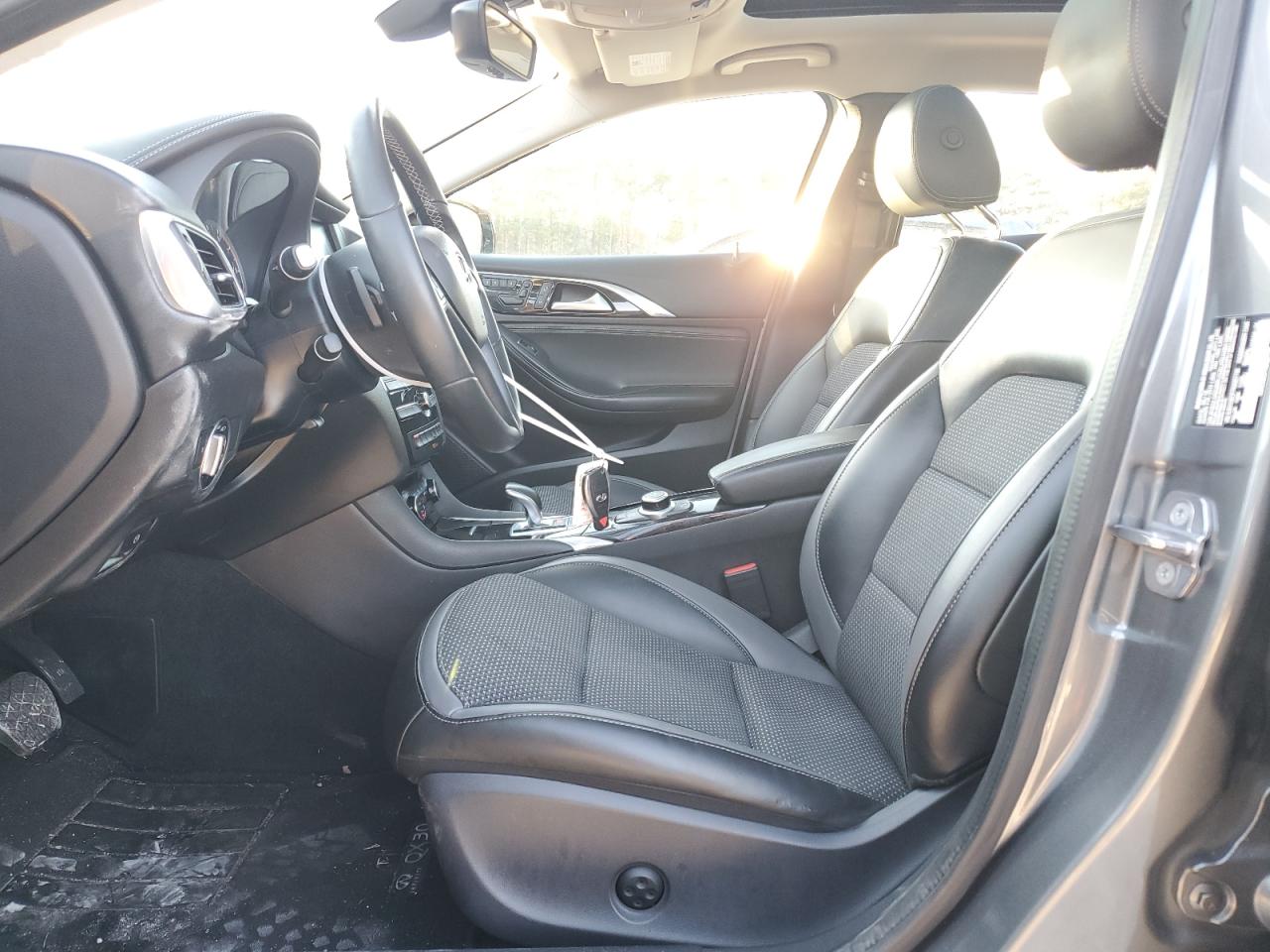 2019 Infiniti QX30 - Image 7