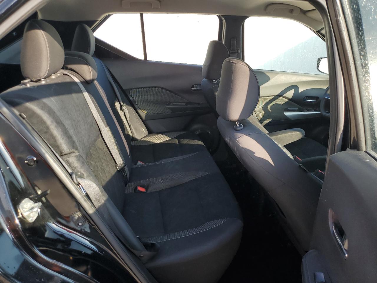 2020 Nissan Kicks - Image 11