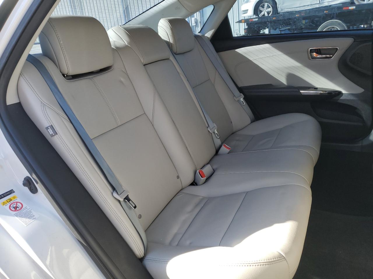 2017 Toyota Avalon - Image 10