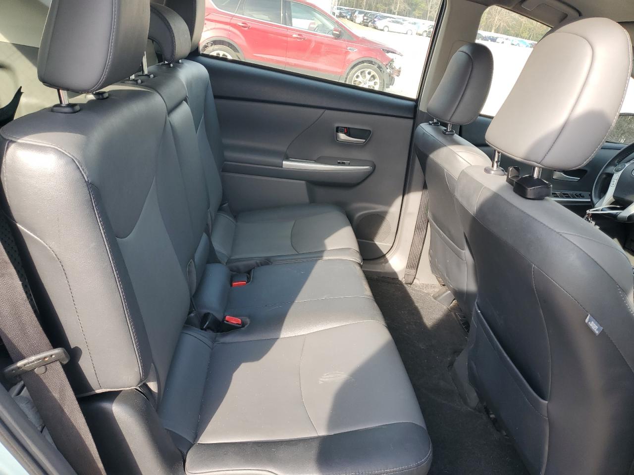 2014 Toyota Prius - Image 10