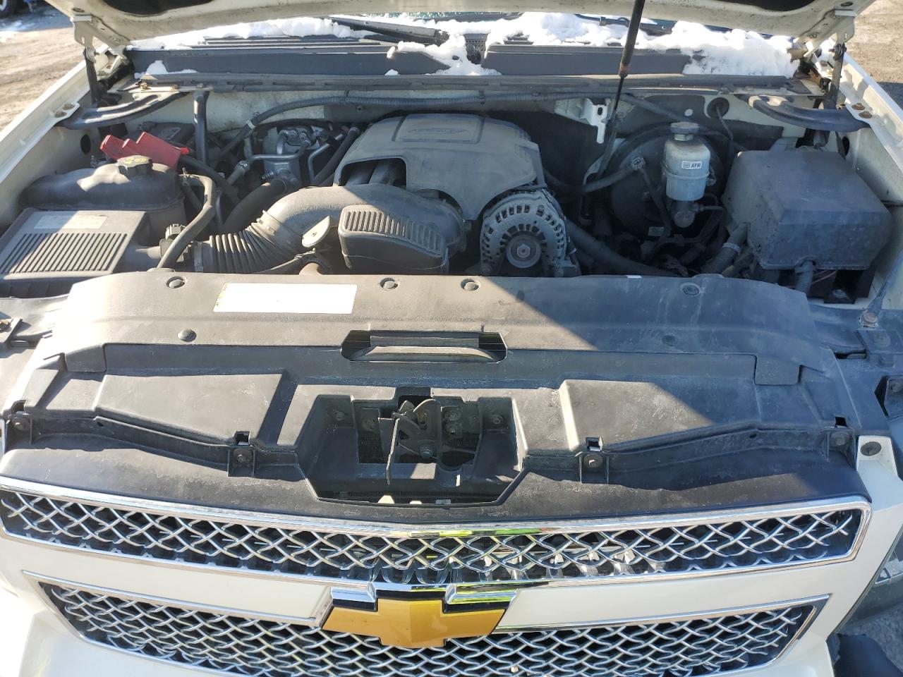 2011 Chevrolet Suburban - Image 14