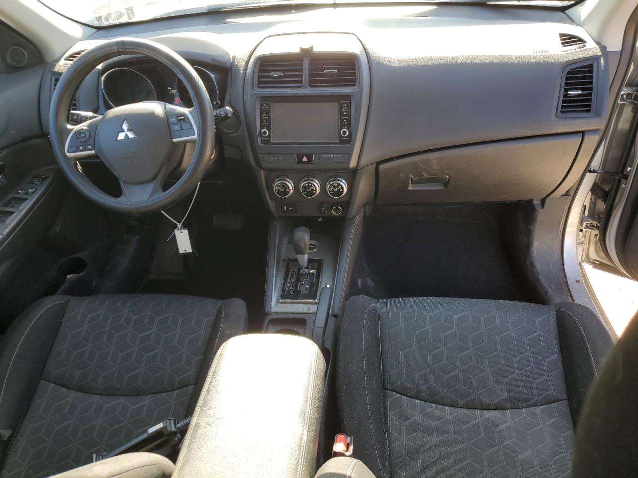 2020 Mitsubishi Outlander - Image 8