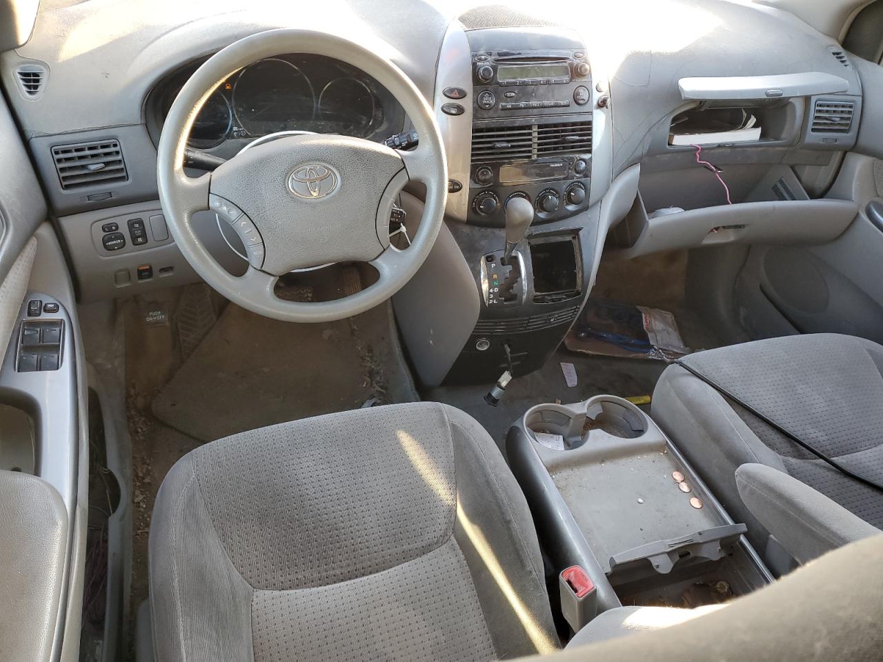 2006 Toyota Sienna - Image 8