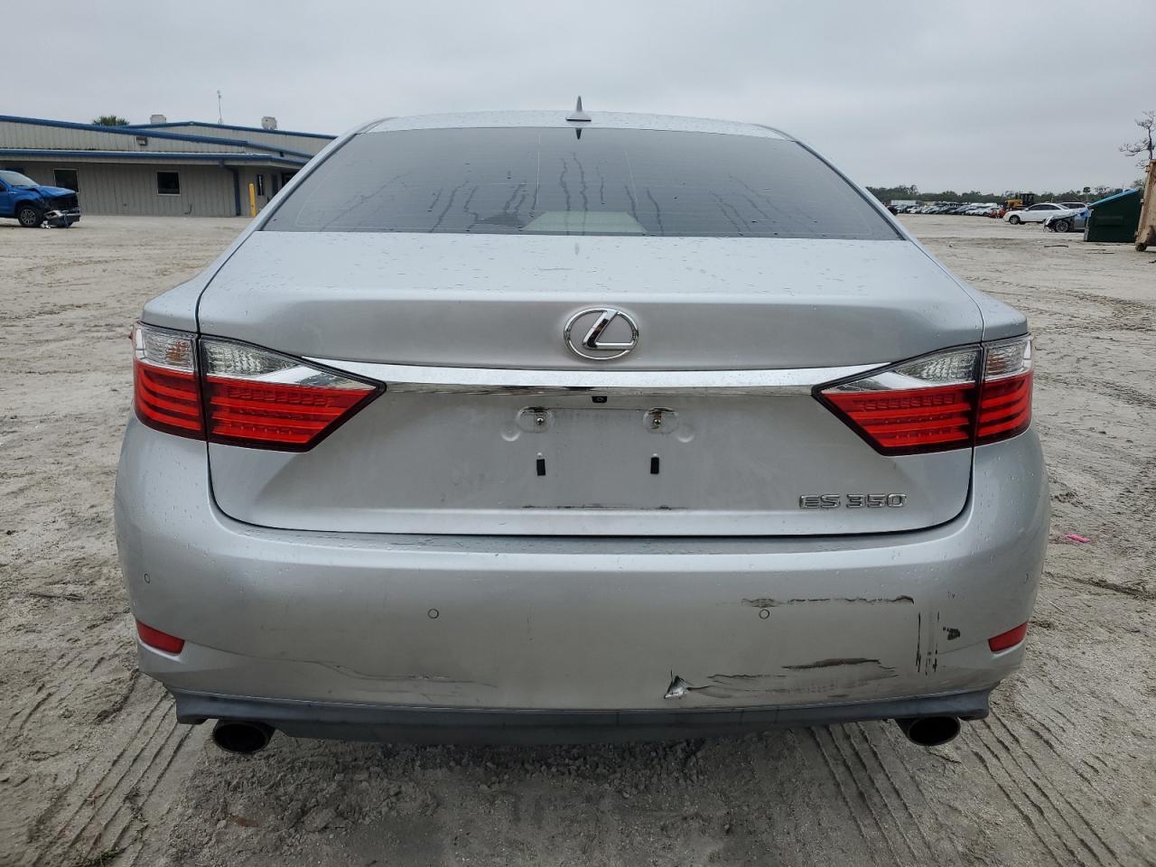 2014 Lexus ES - Image 6