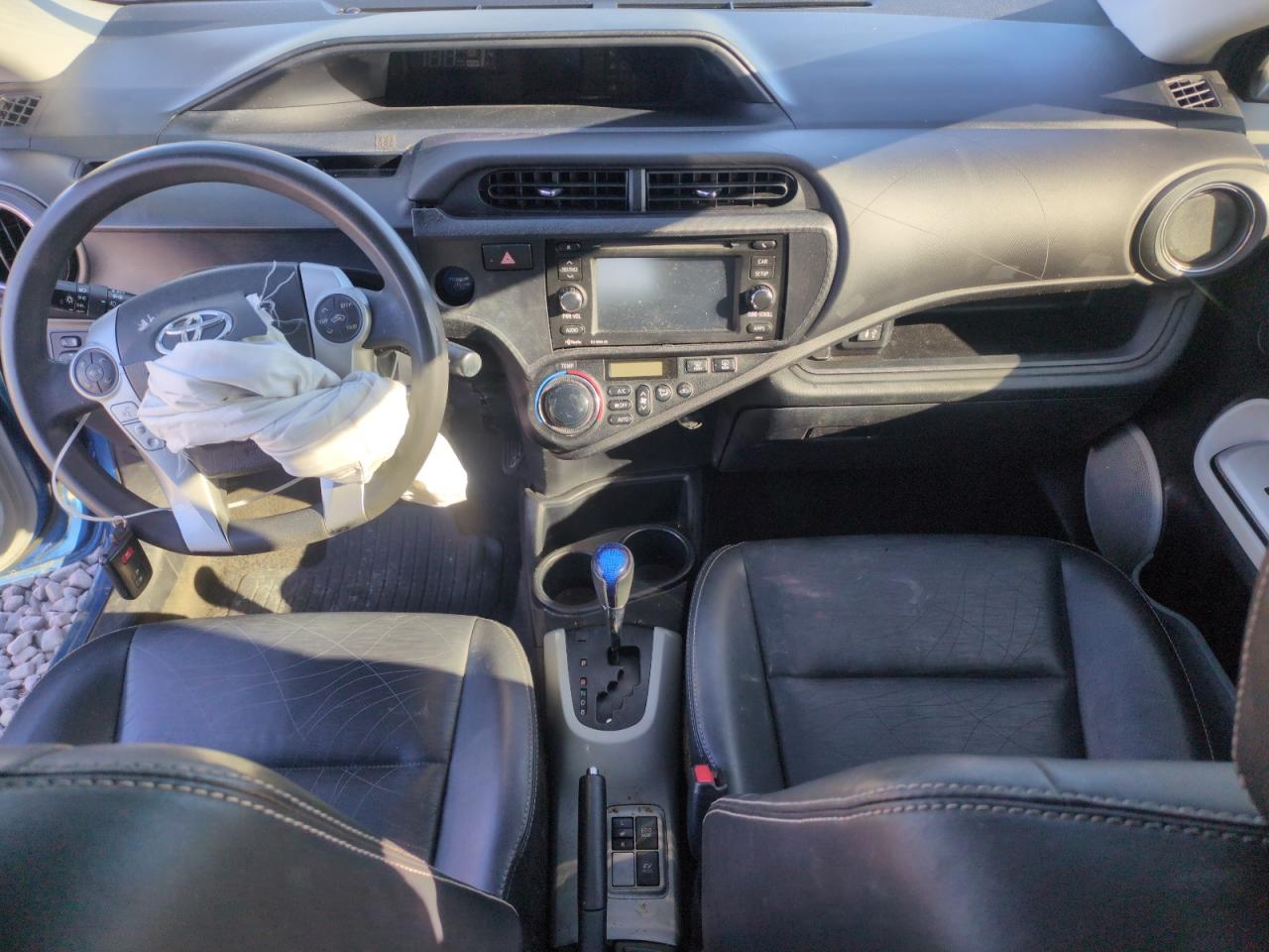 2012 Toyota Prius - Image 8