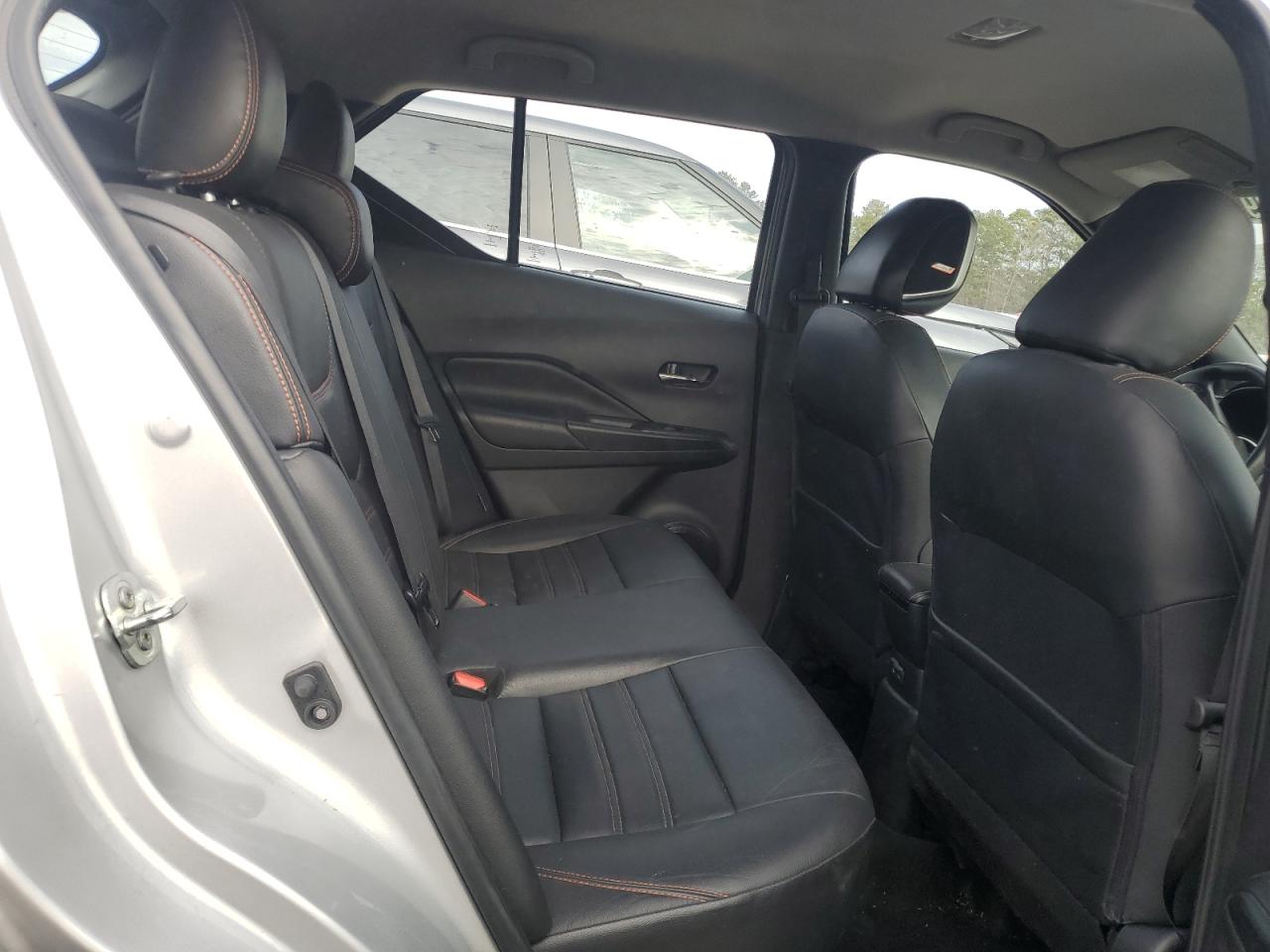 2020 Nissan Kicks - Image 11