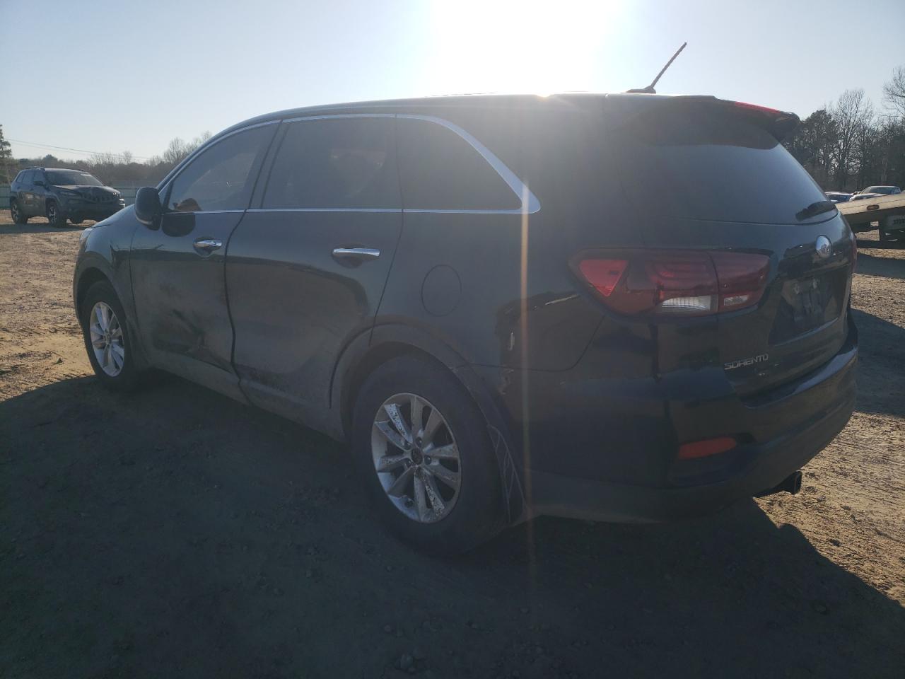 2019 Kia Sorento - Image 2