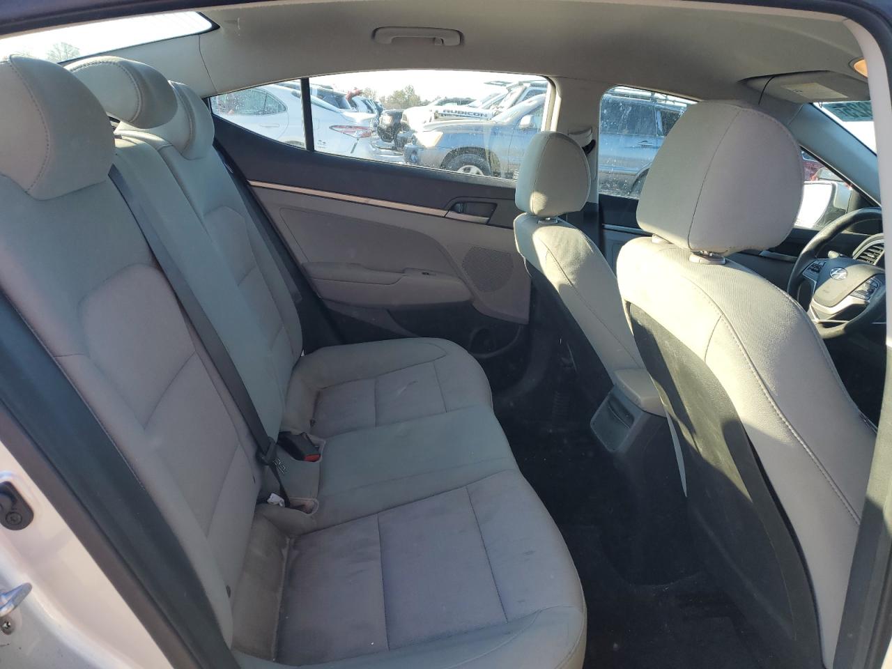 2017 Hyundai Elantra - Image 10