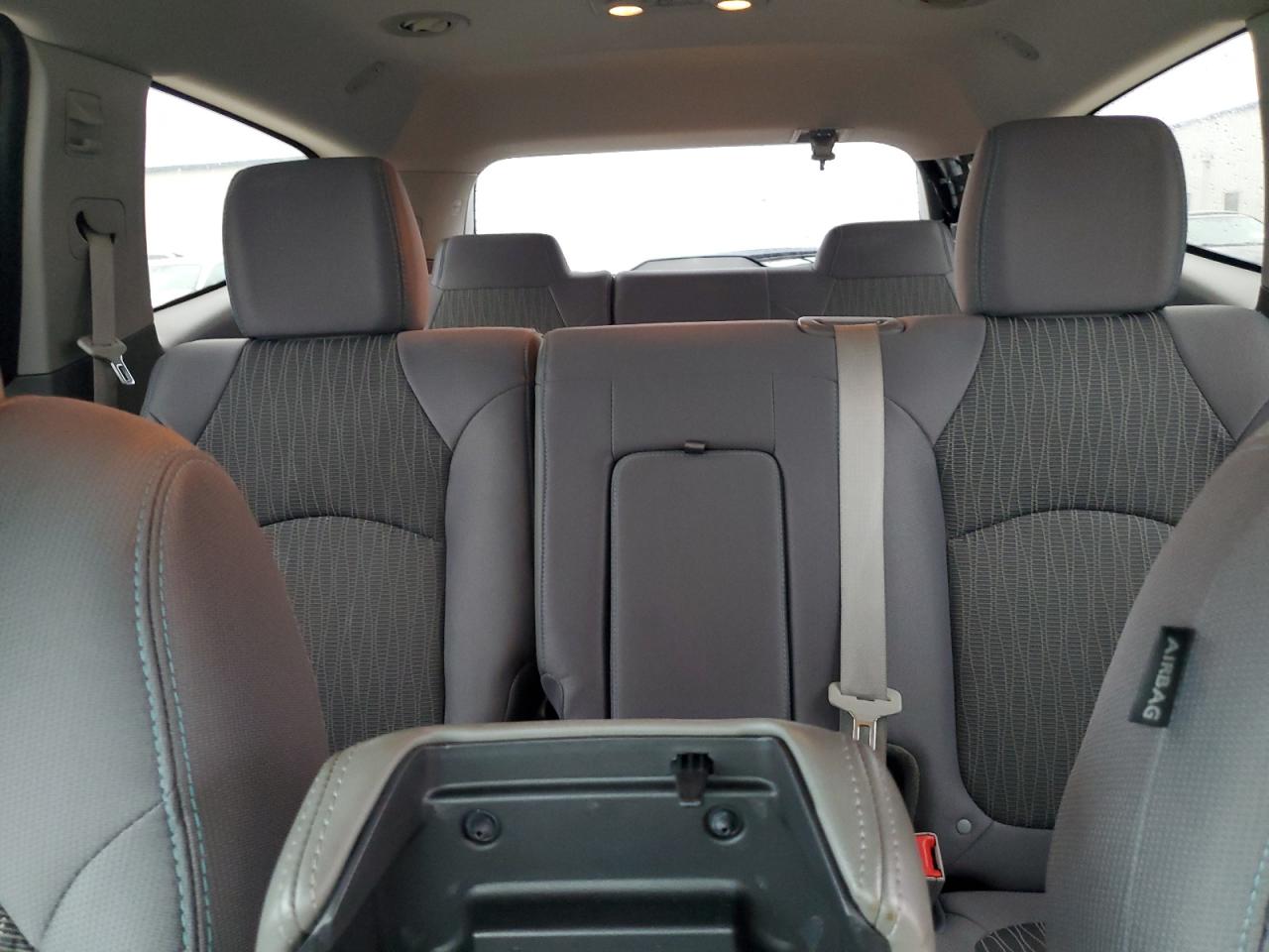2015 Chevrolet Traverse - Image 10