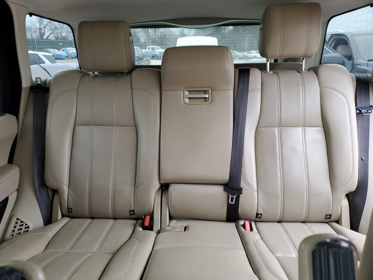 2016 Land Rover Range Rover - Image 10